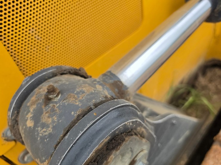 2015-deere-700k-image-98