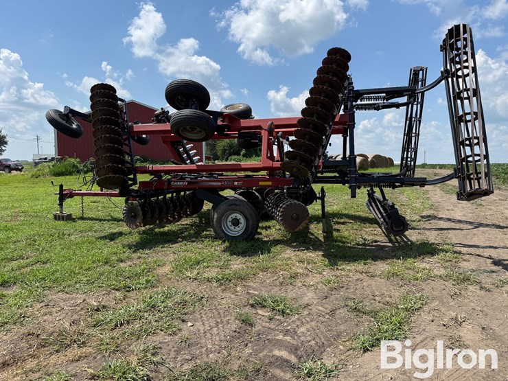 case-ih-330-image-8