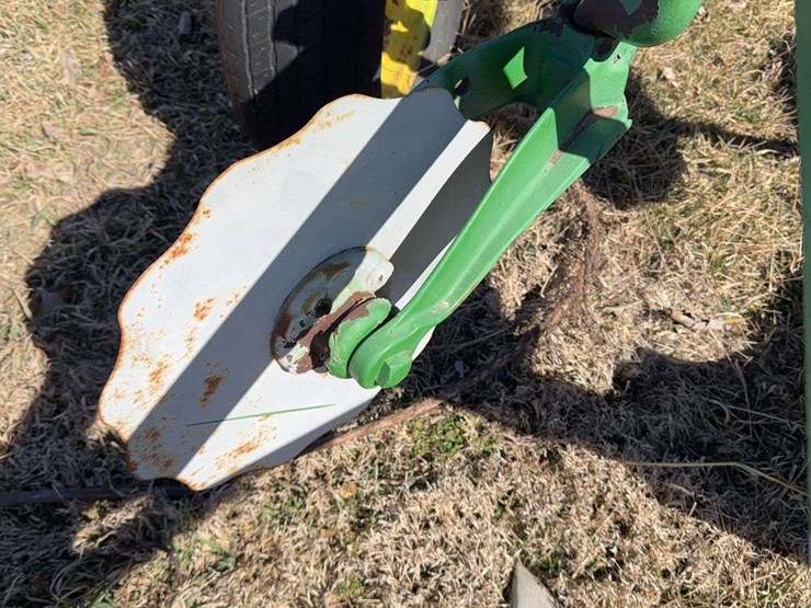 john-deere-pull-type-two-bottom-plow-image-17