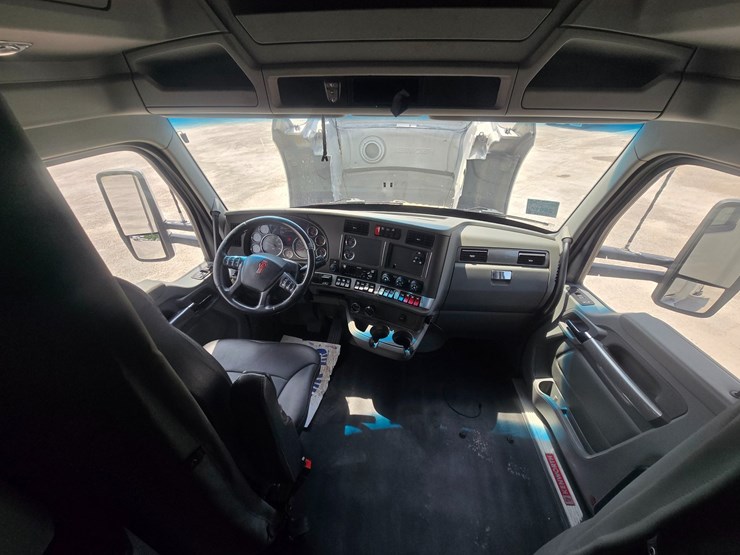 2019-kenworth-t680-image-67