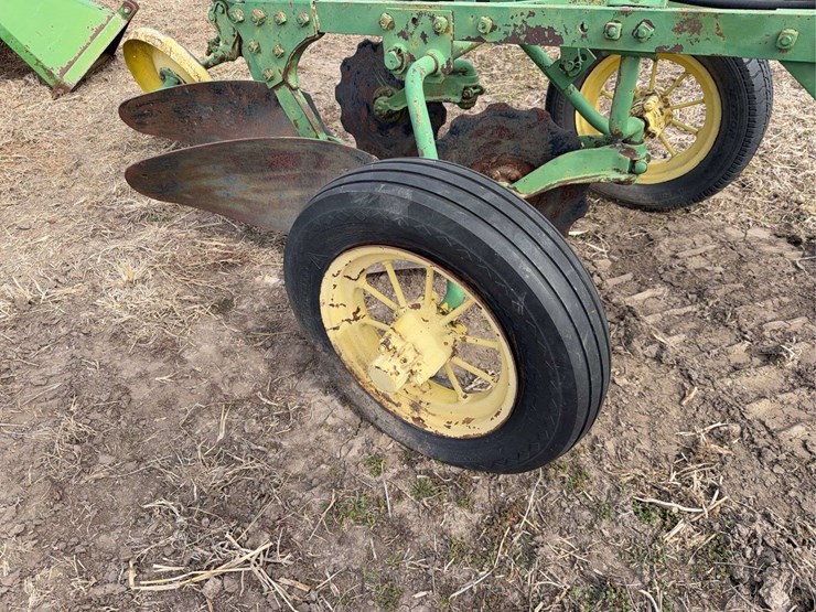 john-deere-no.-44-pull-type-two-bottom-plow-image-9