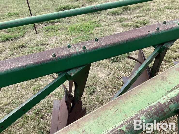 john-deere-7-image-12