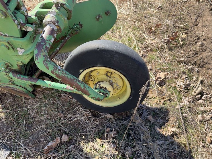 john-deere-no.-44-three-point-three-bottom-plow-image-20