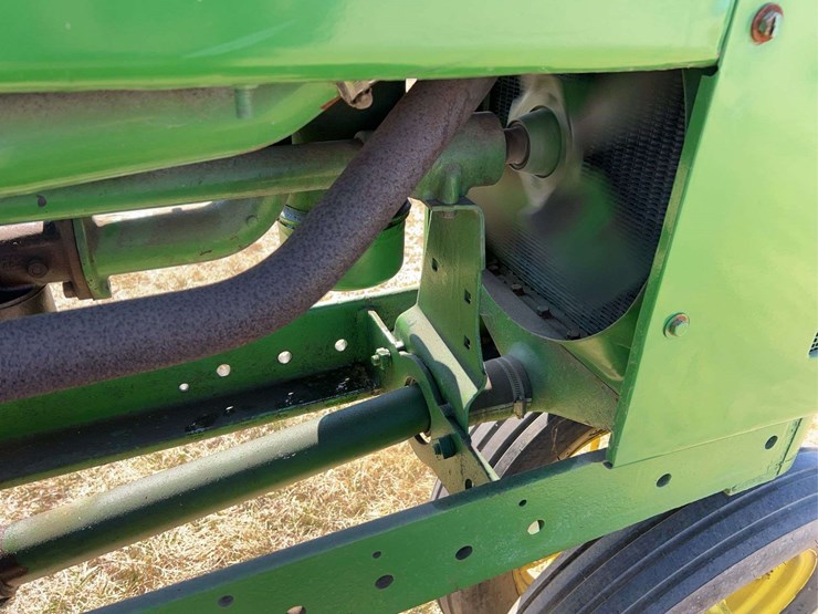 john-deere-model-b-image-22