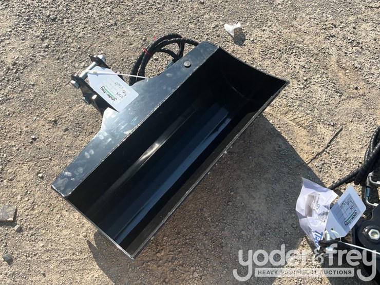 unused-tpm-32"-hydraulic-tilt-bucket,-1"-pin-hole-c/w-hydraulic-hoses-to-suit-0.8-1.4-ton-mini-excavators-image-3