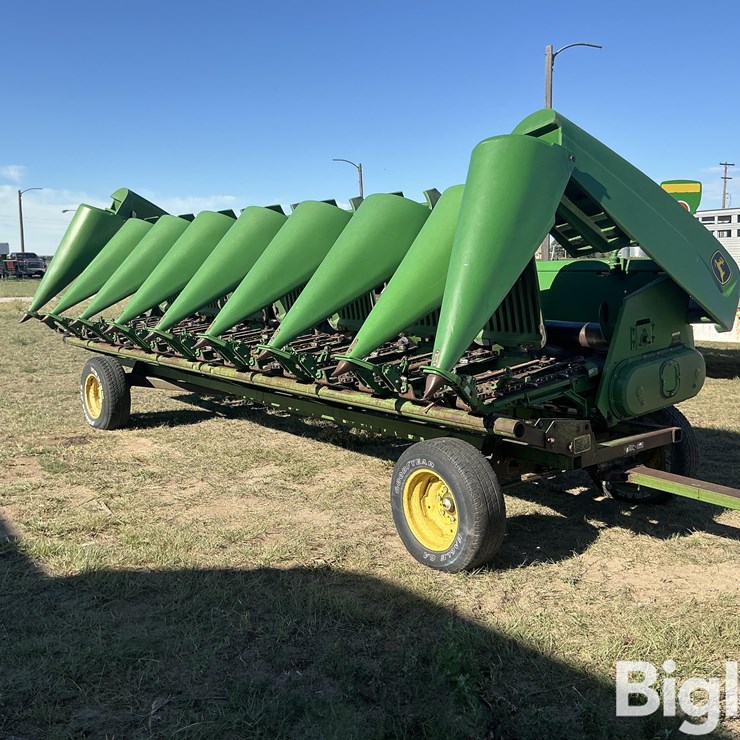 JOHN DEERE 893