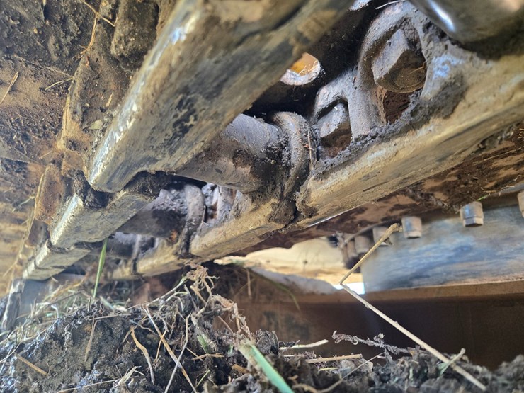 2019-caterpillar-320-image-81
