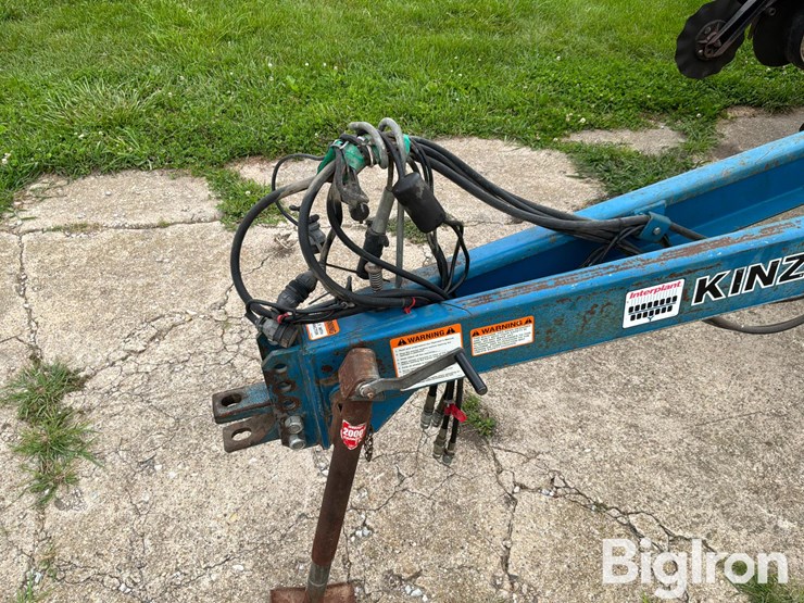 2000-kinze-2000-image-10