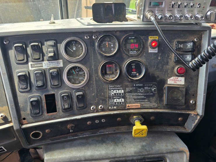 2002-mack-rd688s-image-112