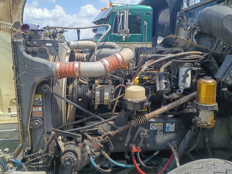 2014-peterbilt-367-image-15