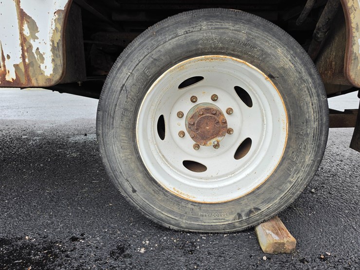 2000-ford-f550-image-102