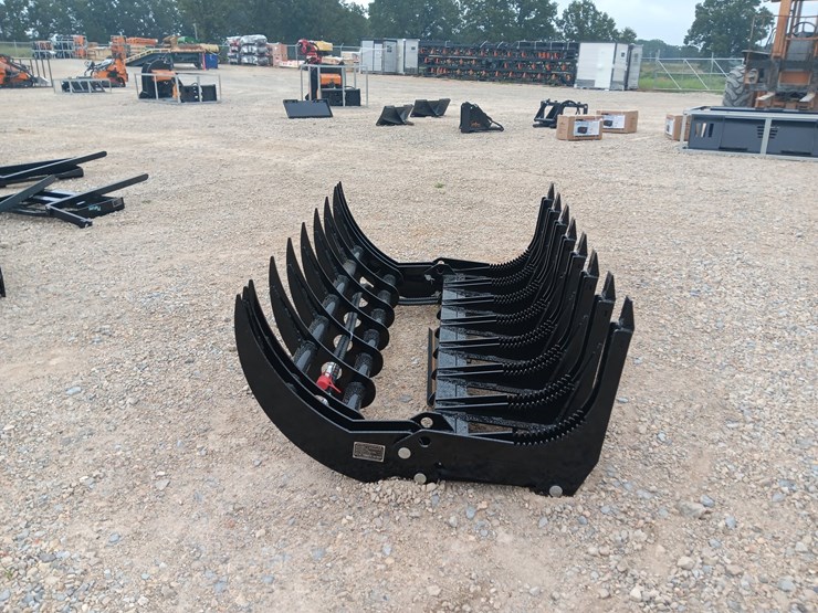 #l75-044-•-future-curved-wood-grabber-skid-steer-attachment-image-3
