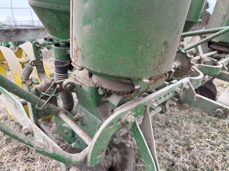john-deere-two-row-planter-image-17
