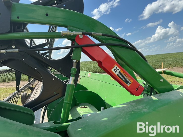 2020-john-deere-625f-image-13