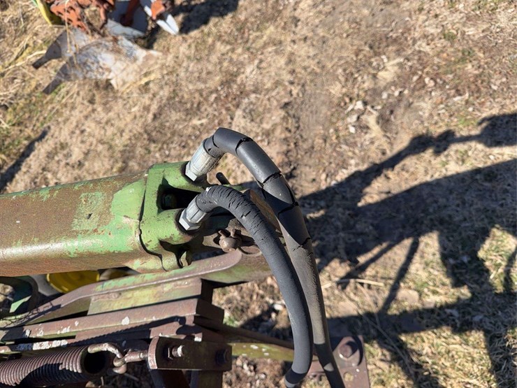 john-deere-pull-type-three-bottom-plow-image-12
