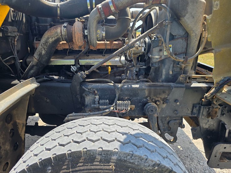 2002-mack-rd688s-image-87