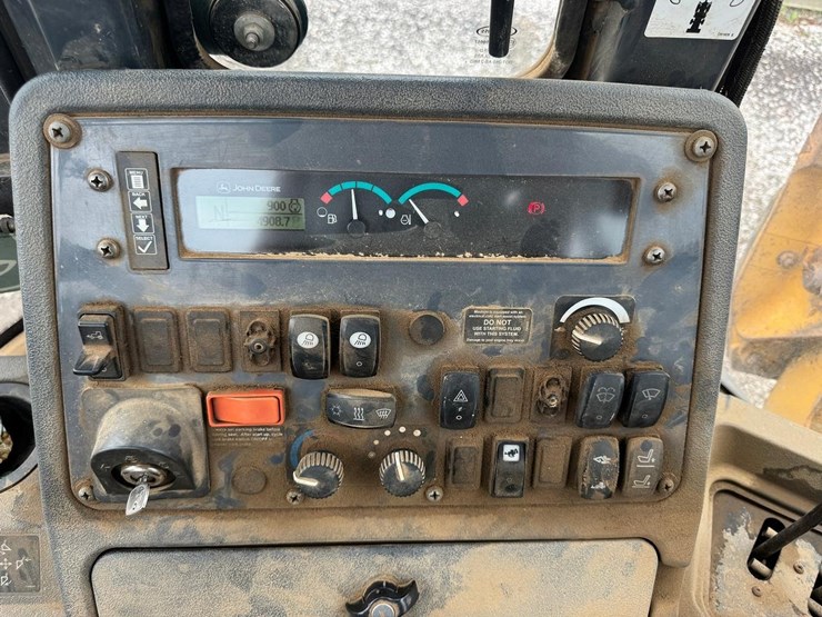 2018-deere-310l-image-24