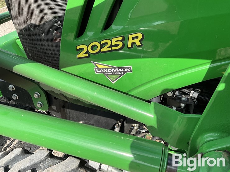 2023-john-deere-2025r-image-14