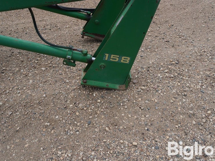 john-deere-158-image-9