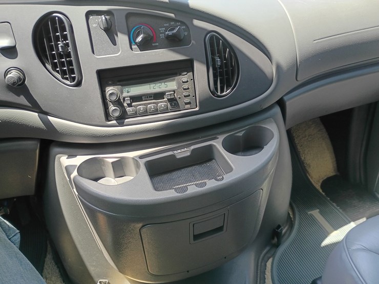 2005-ford-e450-image-39