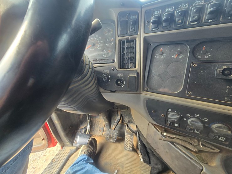 2007-kenworth-t2000-image-82