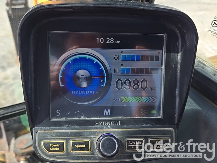 2015-hyundai-80cr-9a-image-56
