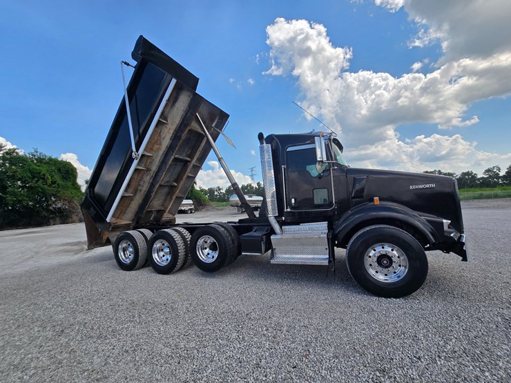 2015-kenworth-t800-image-100