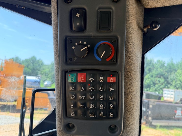 2017-deere-950k-image-42