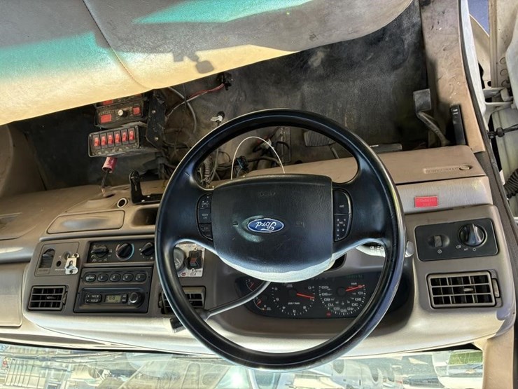 2003-ford-f450-image-19