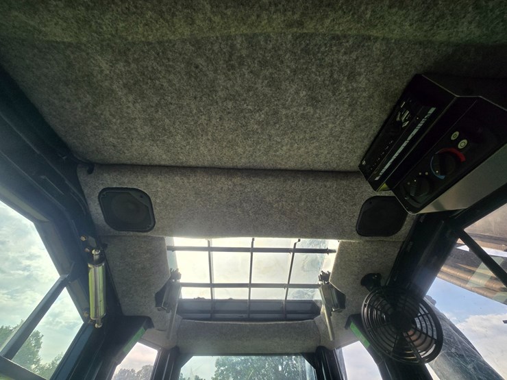 2015-caterpillar-521b-image-52