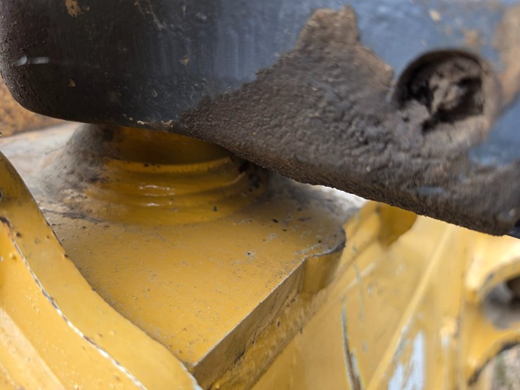 2015-deere-700k-image-112