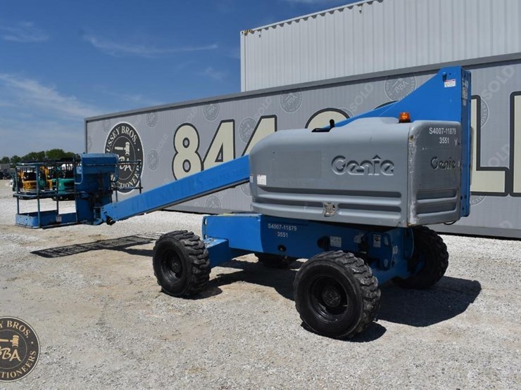 2007-genie-s40-image-6
