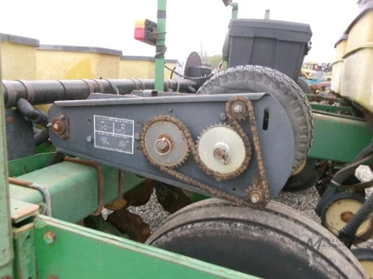 1989-john-deere-7240-image-17