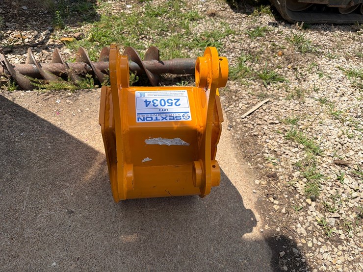 #25034-•-cat305-12"-bucket-excavator-attachment-image-4