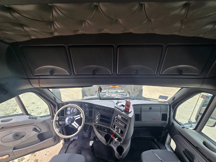 2010-kenworth-t2000-image-80