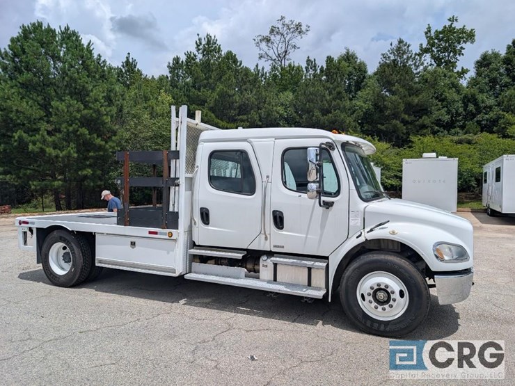 2011-freightliner-m2-stakebed-truck-image-4