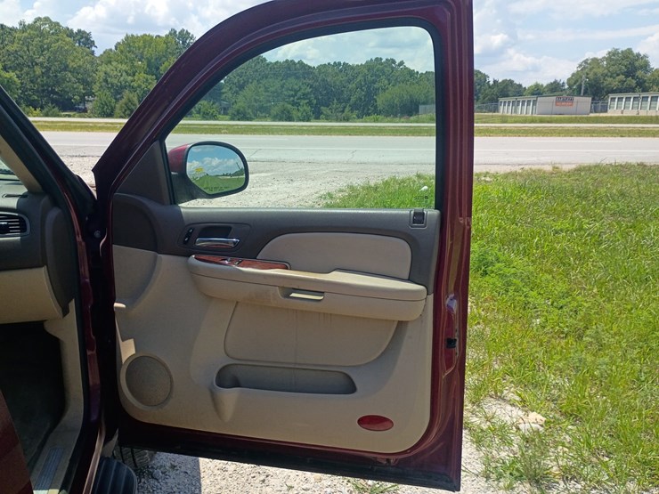 2009-gmc-yukon-xl-image-36