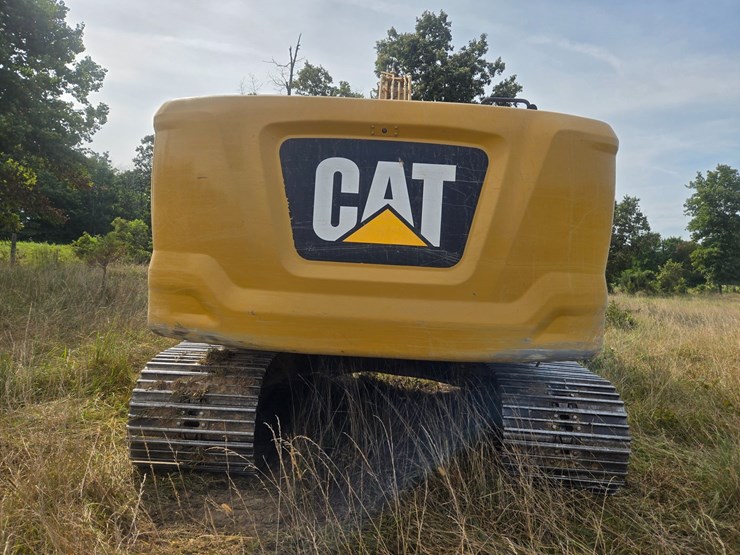 2019-caterpillar-320-image-13