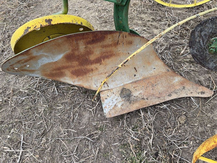 john-deere-one-bottom-plow-image-10