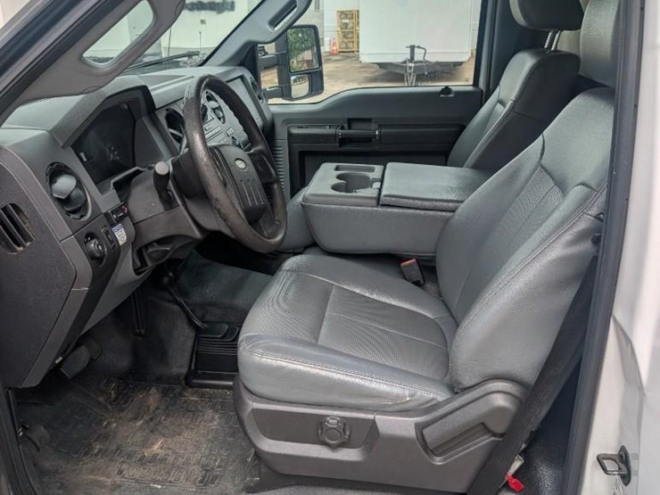 2016-ford-f550-image-16