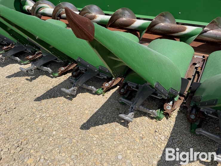2020-john-deere-716c-image-16