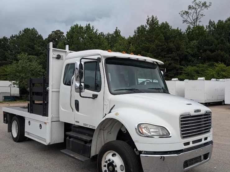 2012-freightliner-m2-stakebed-truck-image-17