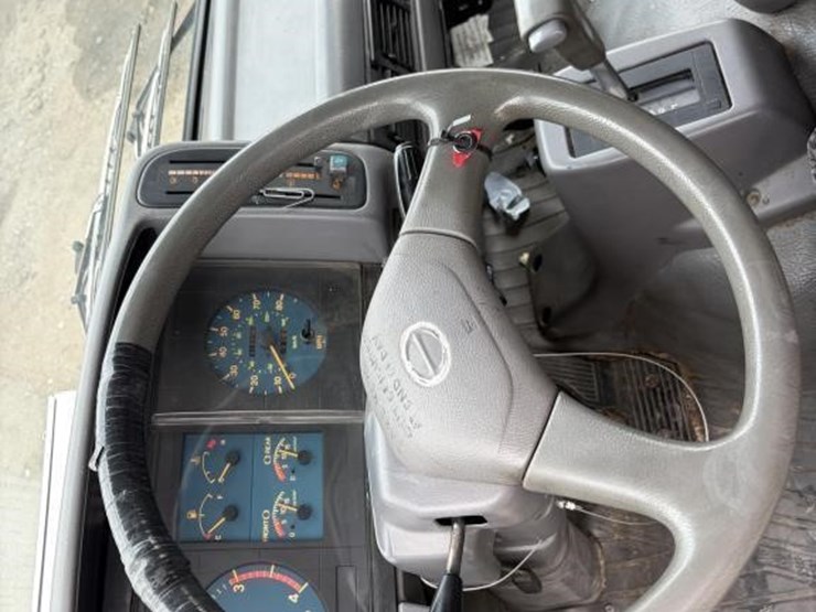 2002-hino-fb1817-image-13