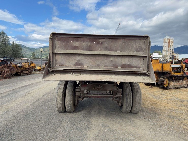 1925-mack-c-cab-dump-truck-image-4
