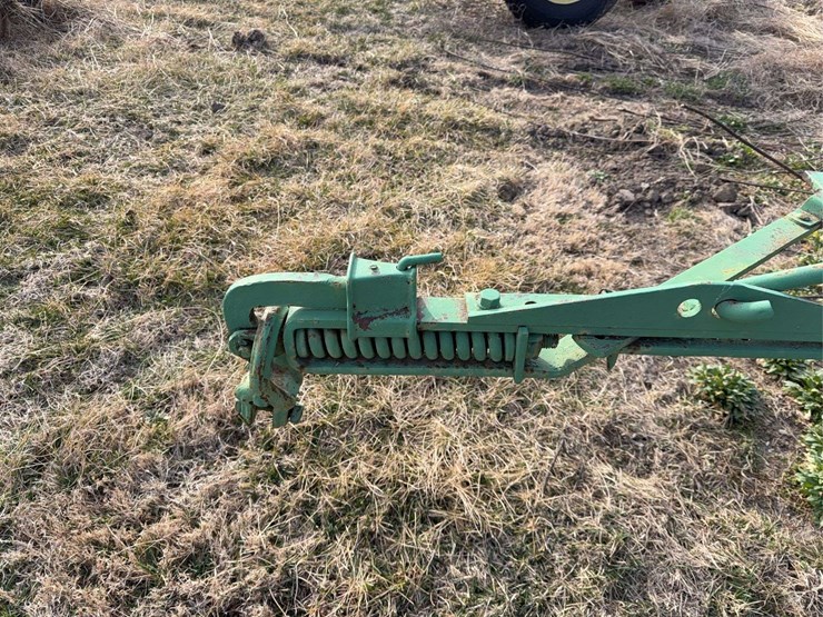 john-deere-pull-type-two-bottom-plow-image-11