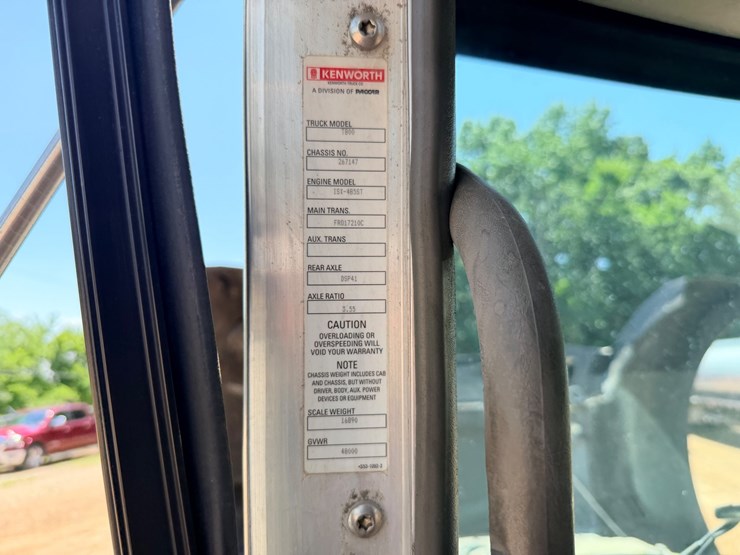 2010-kenworth-t800-image-100