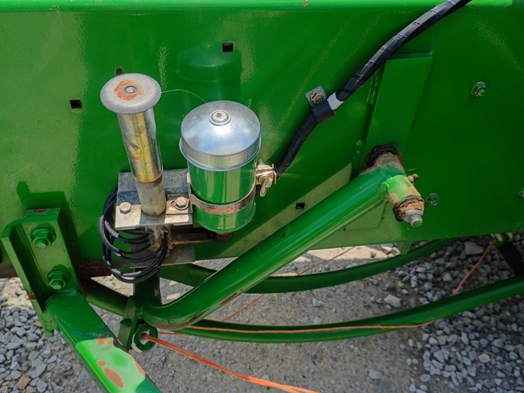 john-deere-348-image-22