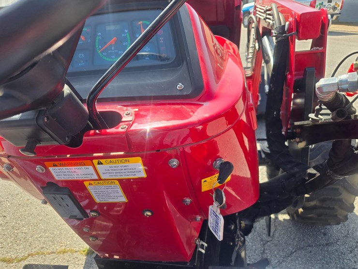 2023-mahindra-4550-image-52