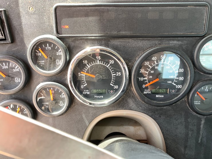 2019-western-star-4900-image-16