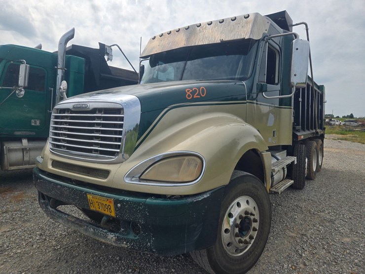 2009-freightliner-columbia-120-image-2